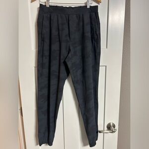 lululemon athletica Men's Black Camouflage Joggers